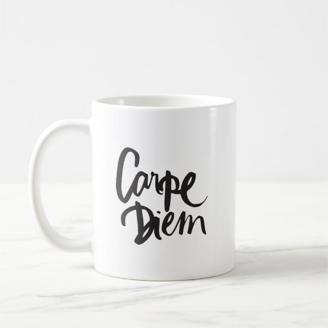Carpe Diem typografisk citationsteckenmugg Kaffemugg (Vänster)