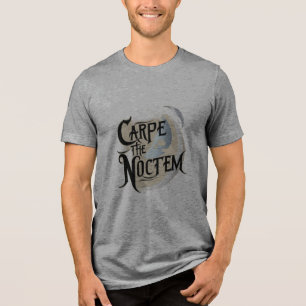 "Carpe Noctem" (Seize the Night) i fet blacklett T Shirt