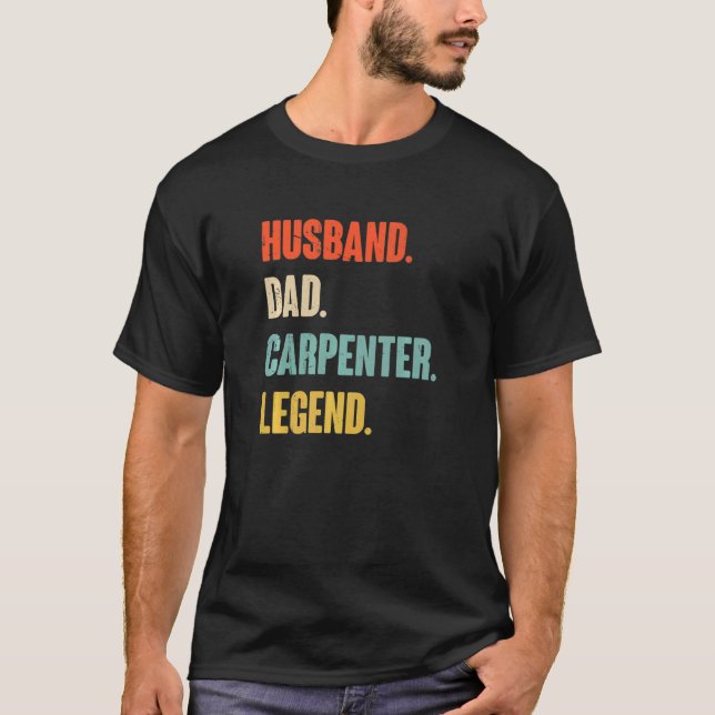 Carpenter Dad Definition  For a carpenter dad T Shirt (Framsida)