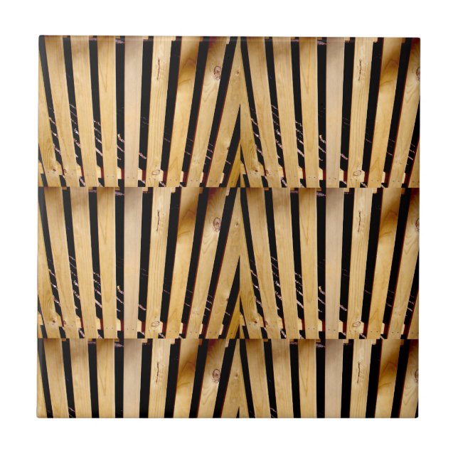 Carpentry: Trästaket, Kakelplatta (Framsidan)