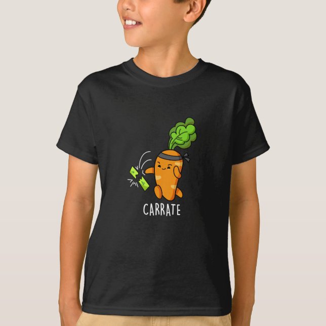 Carrate Funny Carrot Karate Pun Mörk BG T Shirt (Framsida)