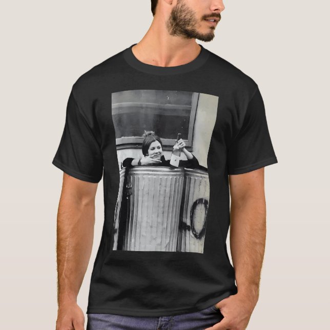 Carrie Fisher i en soptunna T Shirt (Framsida)