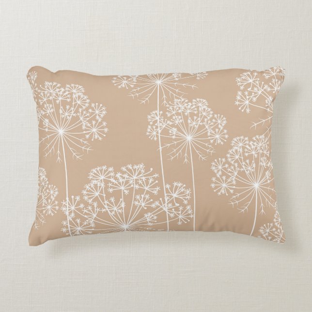 Carrot Flower Silhouette Soft Beige Throw Pillow Prydnadskudde (Framsidan)