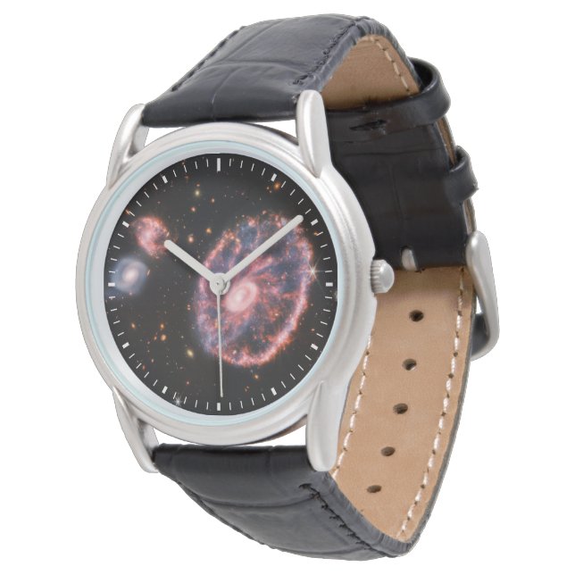 Carthjulet Galaxy och dess assistent Galaxies. Armbandsur (Vinklad)