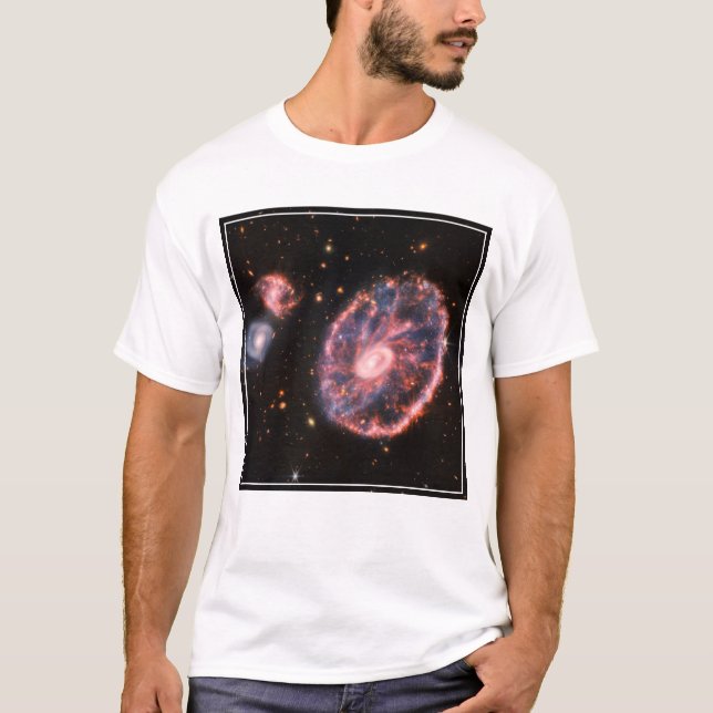 Carthjulet Galaxy och dess assistent Galaxies. T Shirt (Framsida)