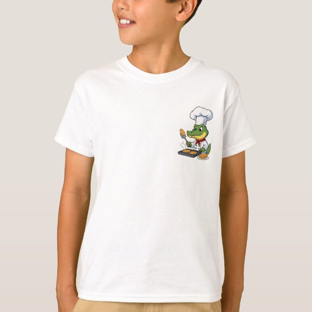 Cartoon Crocodile Chef Flipping Pancakes T Shirt (Framsida)