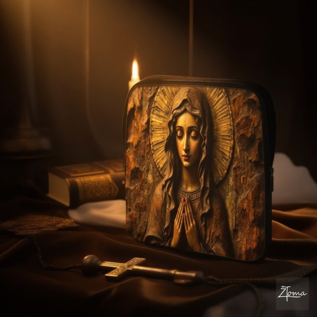 Carved Devotion  Wooden Mary Laptop Fodral (Skapare uppladdad)