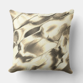 Carved från made metall, i beige toner kudde