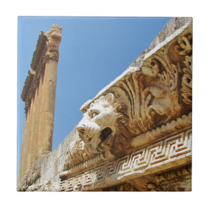 Carved Lejonare chef på Baalbek Kakelplatta