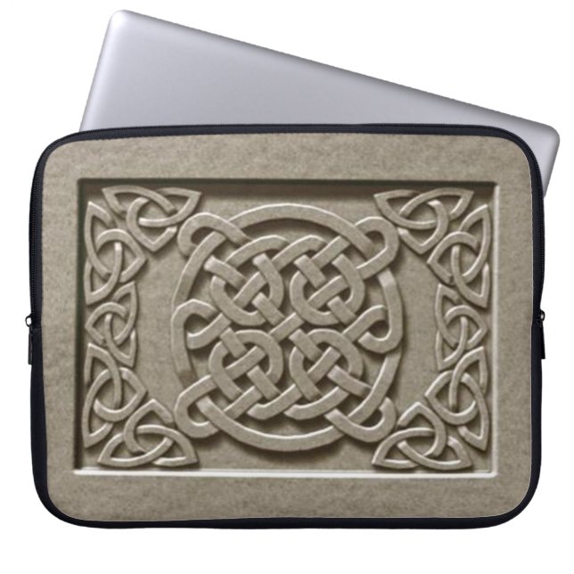 Carved Stone Struktur Celtic Knots Laptop sleeve (Framsidan)