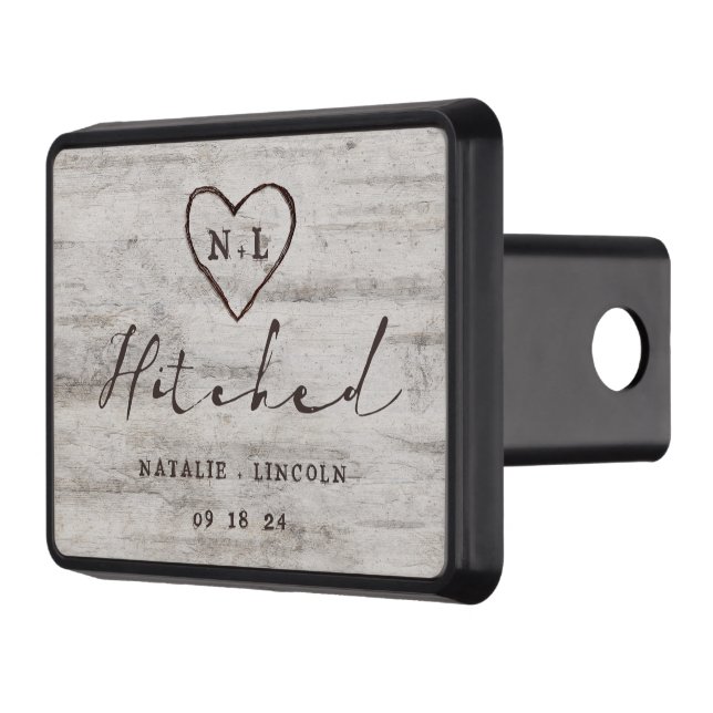 Carved Sweethearts Rustic Birch Bröllop Hitched Dragkroksskydd (Vänster)