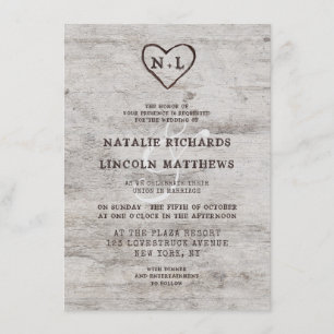 Carved Sweethearts Rustic Birch Wood Bröllop Inbjudningar