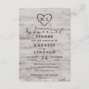 Carved Sweethearts Rustic Bröllop Rehearsal Middag Inbjudningar