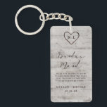 Carved Sweethearts Rustic to Bridesmaid Quote<br><div class="desc">Carved Sweethearts Rustic Birch Wood med Åldras Grått & Benvita Birch Träd Bark Design, och ett plågat patinasjöt utseende. Den regenererade lummerkonstruktionen har parets initialer som är inkapslad i hjärtformen i träd. Dessutom kan du använda tryckt typografi land chic typsnitt, tillsammans med ett handskriftsteckensnitt för elegant vintage. Utformningen är perfekt...</div>