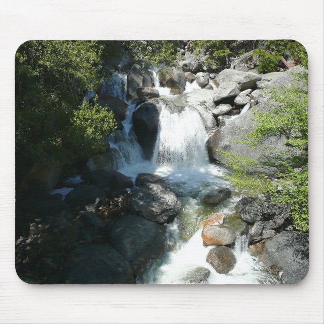 Cascade Falls i Yosemite National Park Musmatta (Framsidan)