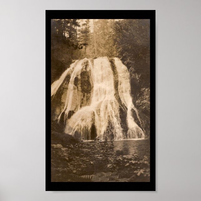 Cascade Falls Poster (Framsidan)