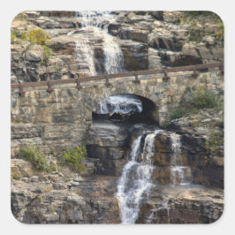 Cascading Through Stone Fyrkantigt Klistermärke