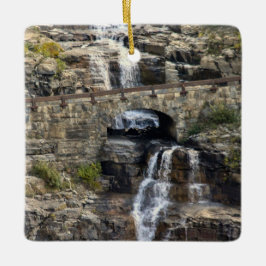 Cascading Through Stone Julgransprydnad Keramik