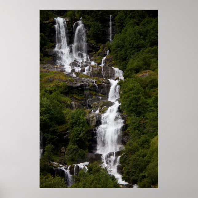 Cascading Volefossen vattenfall Poster (Framsidan)