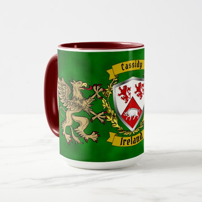 Cassidy Irish Shield & Griffins Personlig Mugg (Framsida vänster)