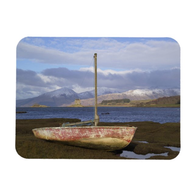 Castle Stalker med fiskebåt i Magnet (Horisontell)