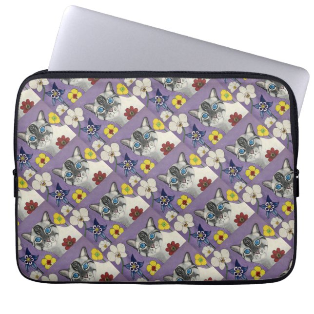 Cat and flowers Laptop Sleeve 13" (Framsidan)