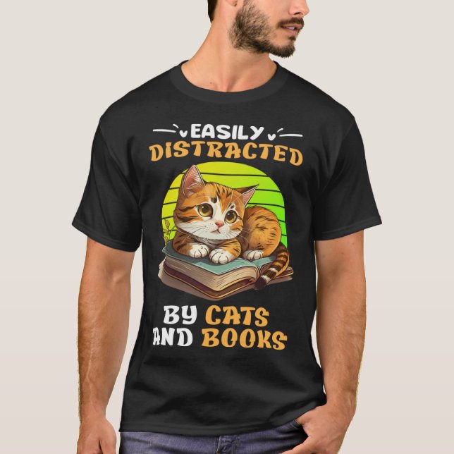Cat  and Reading Cat Fans Books booknerd Book T Shirt (Framsida)