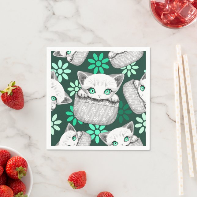 Cat Cute och Playful peading från en Pocket Pappersservett (Insitu)