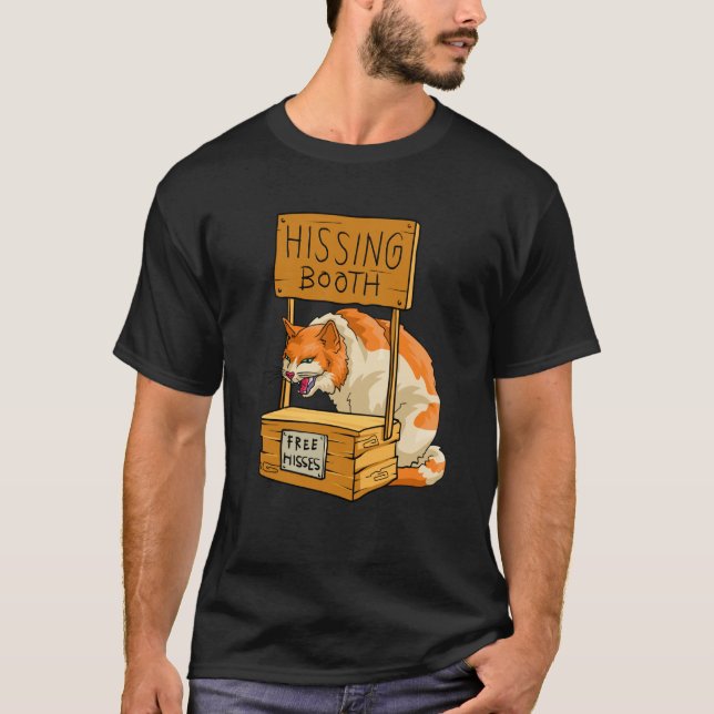 Cat Hissing Booth Free Hisses Kattunge Hiss Cat T Shirt (Framsida)