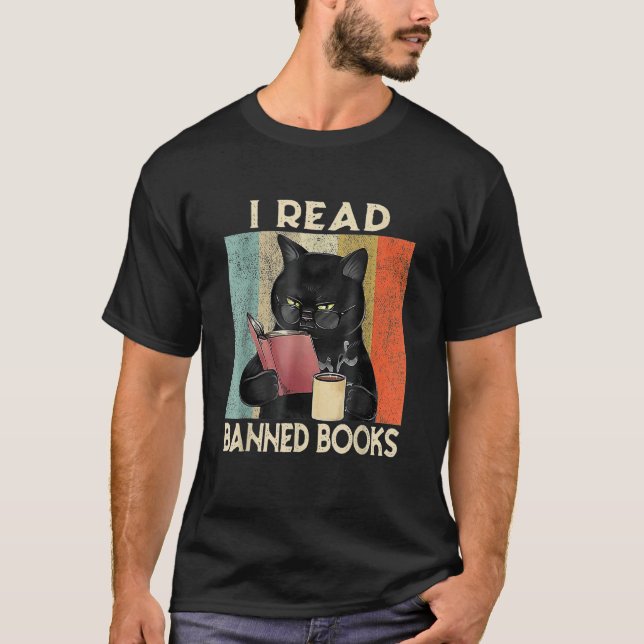 Cat I Read Banned Books men Bookworms Reading Book T Shirt (Framsida)