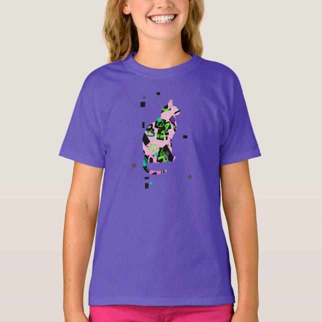 Cat in pink tee shirt (Framsida)