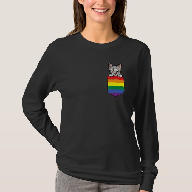 Cat In Pocket Gay Pride LGBT-Q Rainbow Flag Funny  T Shirt (Framsida)