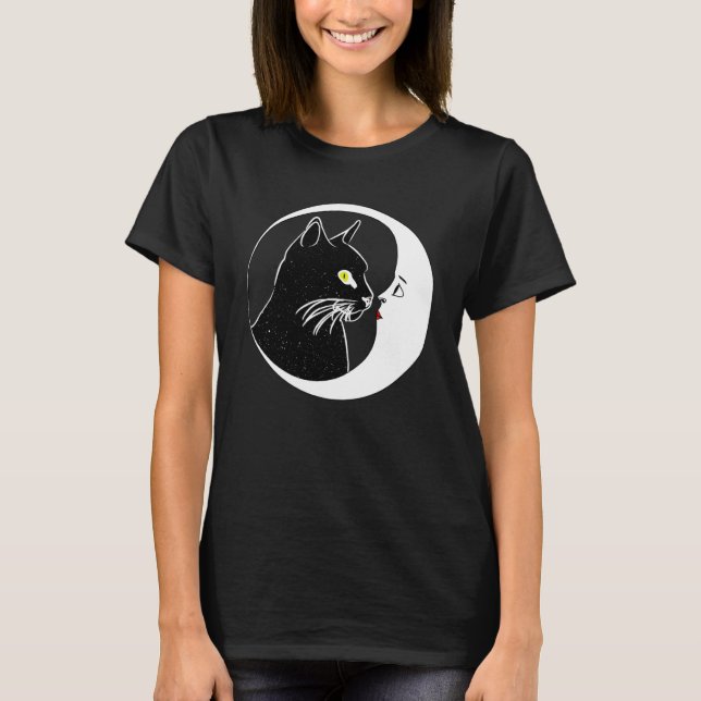 Cat Kissing Crescent Måne Ansikte Esoteric Wicca T T Shirt (Framsida)
