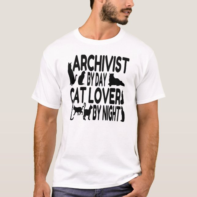 Cat Lover Archivist Tee Shirt (Framsida)