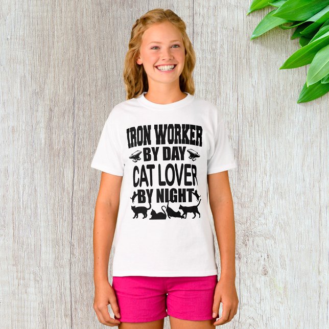 Cat Lover by Night T-Shirt (Skapare uppladdad)