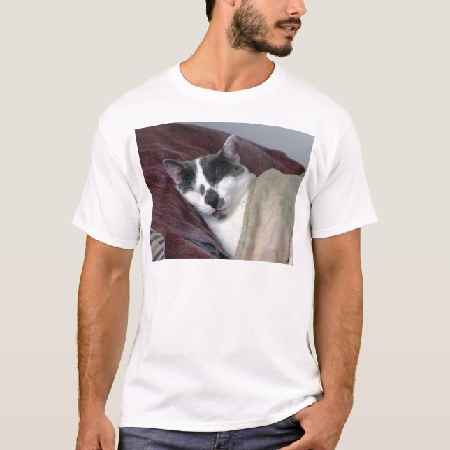 Cat Napping Tee Shirt (Framsida)