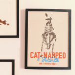 Cat-Nsted Cat Pun Kangaroo Weirdcore Poster<br><div class="desc">Få redot att knåla med vår skarpa och egendomliga skjorta "Katt-blöjad och adopterad"! Det här viktiga mästerverket har en kangaroo som kuddar en katt - en ren, snygg och skarp kamera. Våra skjortor går hårt mot humor, skapar dem en must-over för alla som kärlek skrattar åt och inser att det...</div>