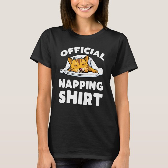 Cat Officiell Sleeping Pajama Cat Napping T Shirt (Framsida)