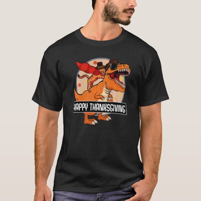 Cat Riding Dinosaur Happy Thanksgiving Day Cute re T Shirt (Framsida)