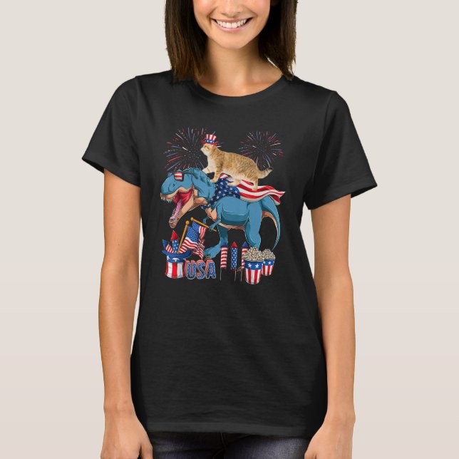 Cat Riding Trex  Cool 4th Of July US Flag Firework T Shirt (Framsida)