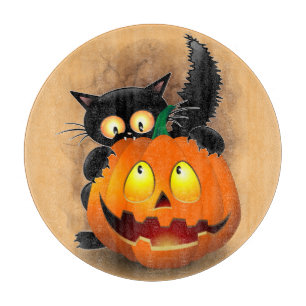 Cat Roligt Halloween Character som biter en Pumpki
