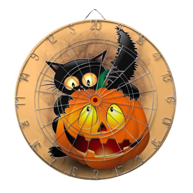 Cat Roligt Halloween Character som biter en Pumpki Darttavla (Framsidan)