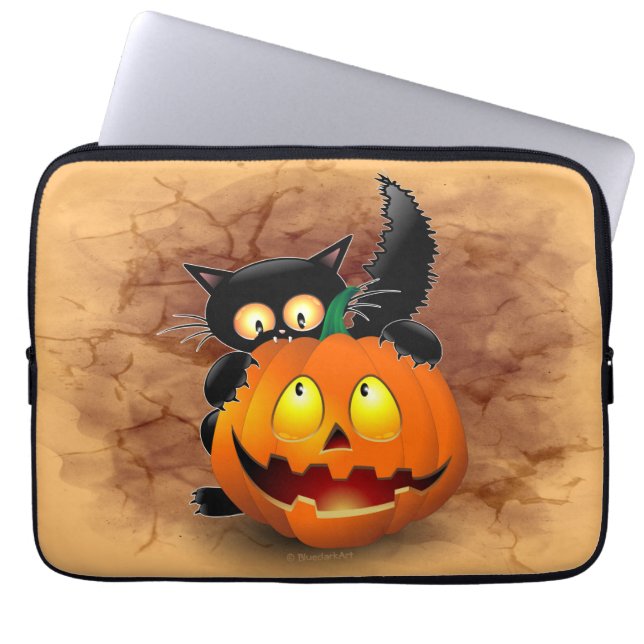 Cat Roligt Halloween Character som biter en Pumpki Laptop Fodral (Framsidan)