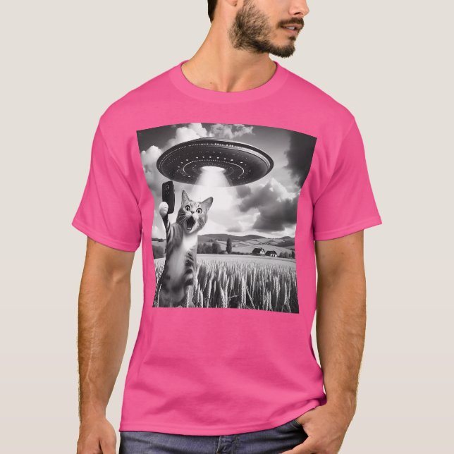 Cat Selfie med Alien Ufo Funny Cat T Shirt (Framsida)