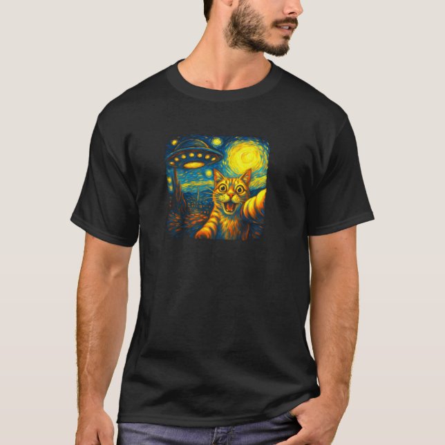 Cat Selfie med Alien UFO Funny Starry Night Van G. T Shirt (Framsida)