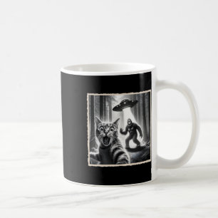 Cat Selfie med Bigfoot och Ufo funny Sasquatch Ca Kaffemugg