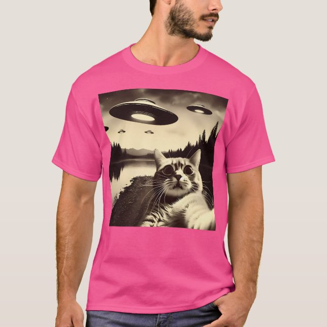 Cat Selfie med Ufo T Shirt (Framsida)
