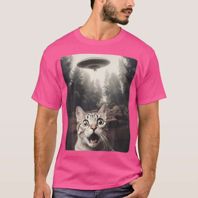 Cat Selfie med Ufo T Shirt (Framsida)