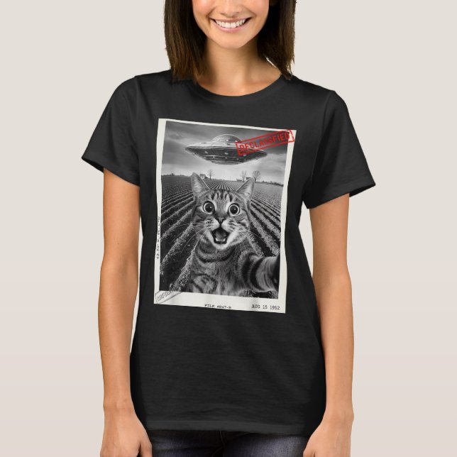 Cat Selfie Ufo Alien Funny Surprised Cat Meme Men  T Shirt (Framsida)