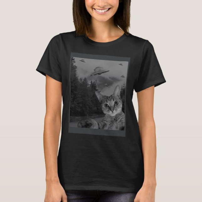 Cat Selfie UFO Synghting Alien Conspiracy Sci Fi L T Shirt (Framsida)